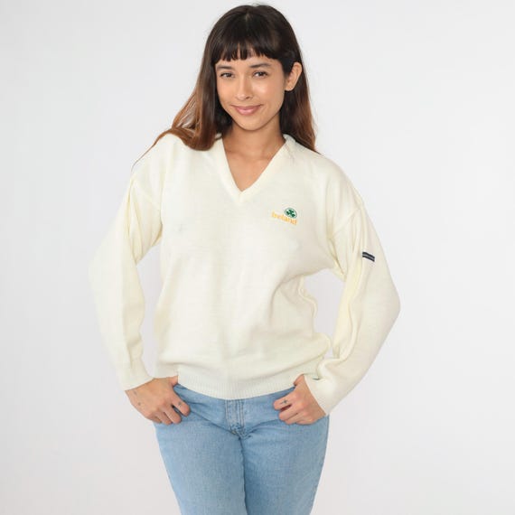 Vintage Irish Sweater 1980s Off-White Shamrock Pullover Slouchy V Neck Sweater Knit 80s Jumper Blarney Castle Medium