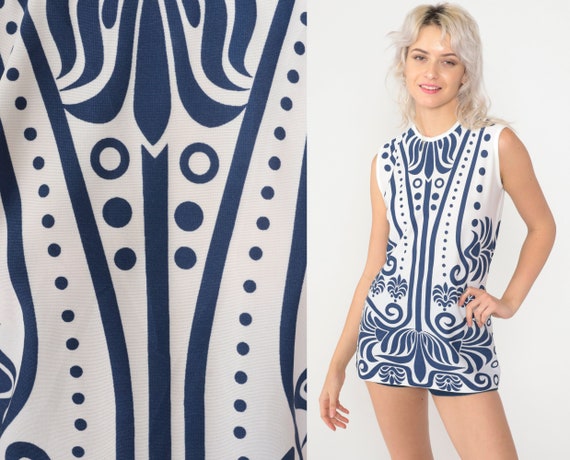 Boho Tank Top 70s Psychedelic Blouse Geometric Art Deco Print Sleeveless Shirt Retro Hippie Op Art Summer White Blue Vintage 1970s Small S
