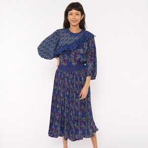 printed ruffle bib midi dress Japanese Ruffle Bib Front Ditsy Print Vintage Tea Dress UK Size 8