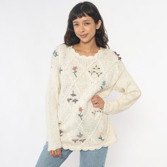 Floral Embroidered Sweater 90s Cream Ivory Chunky Cable Knit Pullover Cottagecore Fairycore Romantic Coquette Vintage Knitwear Medium M