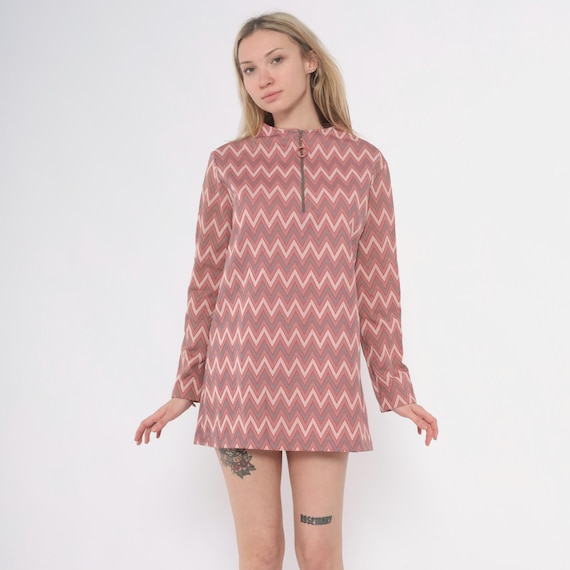 60s Chevron Mini Dress Pattern Pink Gray White Mock Neck Shift Mod Vintage Geometric Zigzag Print Tunic Striped Coral Space Age Small S