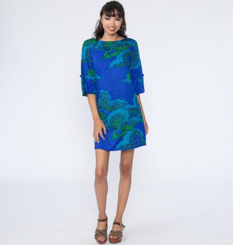 Psychedelic Hawaiian Dress 60s Blue Mod Mini Dress Shift Floral 70s Boho Twiggy Vintage Sleeveless Minidress 1960s Sleeveless Medium
