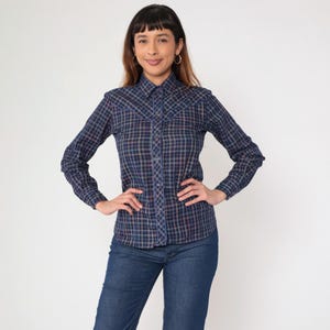 Chemisier western à carreaux vintage des années 80, chemise pression perlée bleu foncé, chemise à carreaux boutonnée rodéo, cowboy à manches longues, col des années 80, très petit xs