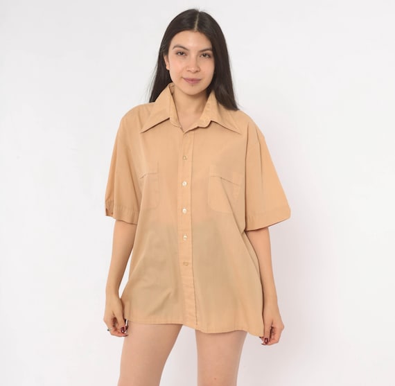 70s Tan Button Front Shirt JC Penney Short Sleeve Camp Collar Boxy Relaxed Fit Sand Khaki Beige Camel Dual Unisex Vintage Blouse Top Large L