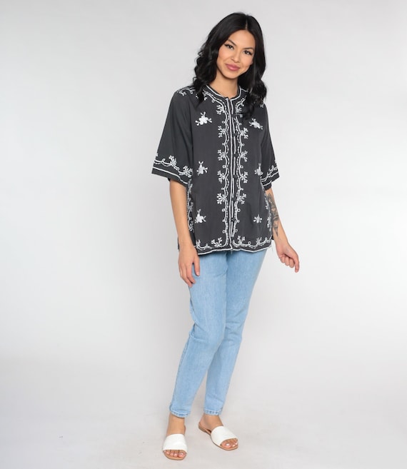 90s Floral Embroidered Top Charcoal Grey Floral Blouse Casual Hippie Shirt 1990s Boho Button Up Shirt Short sleeve Vintage Medium