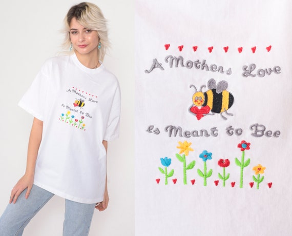 90s Mom Pun Shirt A Mother's Love Is Meant To Bee Embroidered Graphic Shirt Joke Retro Tshirt Floral Mother's Day Vintage 1990s Large