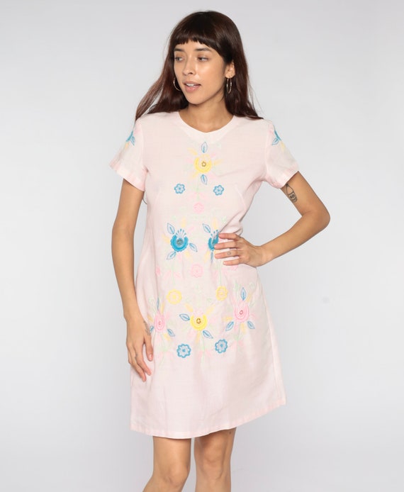 Embroidered Floral Dress 60s Shift Mini Dress Mod Pastel Baby Pink Embroidery 1960s Boho Vintage Short Sleeve MiniDress Twiggy Small s