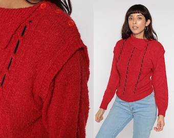 Czerwony sweter z dzianiny z lat 80. asymetryczny kołnierz czarny ozdobny ścieg haftowany składany zapinany na guziki golf z lat 80. vintage dzianina średni rozmiar M