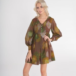 Robe nuisette florale marron des années 60 Mini robe mod longue semi-transparente à manches ballon taille empire hippie bohème paysanne vintage des années 1960 Extra Small xs