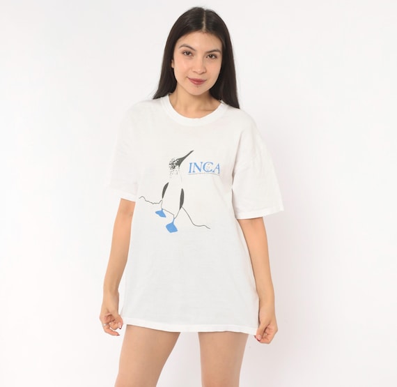 90s Blue Footed Booby Tee INCA Nature Bird Cotton White Cream Wildlife Animal Galapagos Birdwatching Relaxed Fit Vintage Shirt Medium M