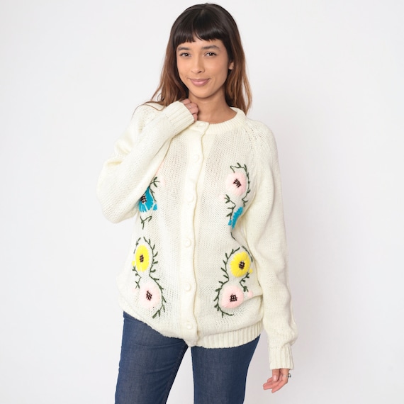 70s Floral Embroidered Cardigan Sweater Off-White Acrylic Knit Bohemian Sweater 1970s Grandma Hippie Boho Raglan Sleeve Vintage Large