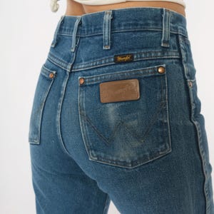 90-tals Wrangler-jeans med hög midja, raka ben, ljusblå tvättade denimjeans, bomull, vintage, klassiska, vardagliga, enkla byxor, 30x32, medium bild 10