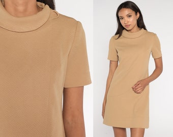 60s Shift Dress Tan 70s Mod Mini Dress Retro Fold Over Collar Short Sleeve Gogo Twiggy Plain Seventies Minidress Vintage 1960s Small S