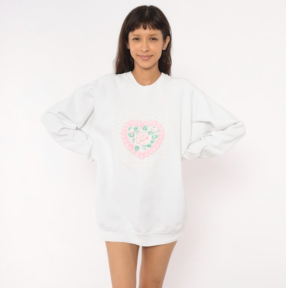 90s Rose Heart Lace Print Sweatshirt White Pullover Pink Floral Raglan Sleeve Cottagecore Coquette Fruit Of The Loom Extra Large XL