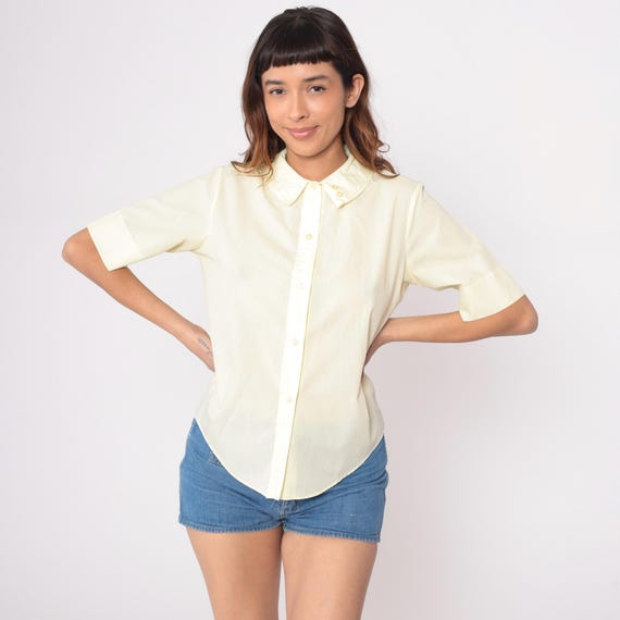 70s Pale Yellow Button Up Short Sleeve Blouse Cream Collar Point Minimalist Work Shirt Top Vintage Clean Girl Preppy Classic Medium M
