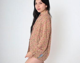 Blusa floral color canela de los años 90 Camisa abotonada abstracta rosa Top de manga larga Estilo grunge Boho Estampado de flores vintage de los años 90 Cuello mediano