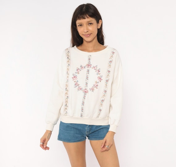 90s Floral Wreath Sweatshirt Cream Rose Embroidered Pullover Ribbon Bow Cotton Cottagecore Pink Flower Garland Vintage Off White Medium M