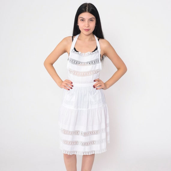 White Apron Dress 70s Pinafore Floral Lace Cutout Open Back Diner Uniform Seventies Sleeveless Jumper Midi Vintage 1970s Extra Small XS S