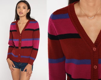 70s Cárdigan a rayas óxido rojo caliente rosa botón hasta suéter V cuello punto ajustado suéter setenta prendas de punto acrílico vintage 1970s pequeño S