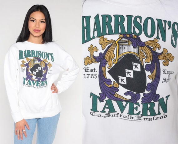 Harrison's Tavern Sweatshirt 90s Suffolk England Shirt Medieval Knight Graphic Tourist Travel 1990s Vintage White UK Bar Crewneck Large L