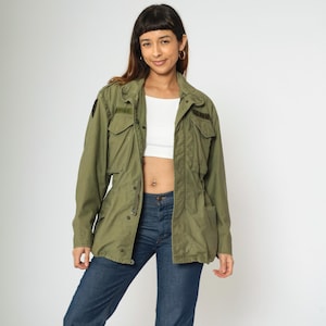 60s U.S. Army Jacket Vietnam Era M-65 Field Jacket 1st Signal Brigade 4th Infantry Division Vintage 1960s Olive Green Military Medium