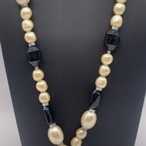 Vtg Dauplaise Necklace & Earrings
