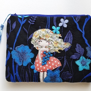 夜の庭のファスナー財布フリーモーション刺繍（コスメケース、メイクポーチ、トラベルバッグ）
