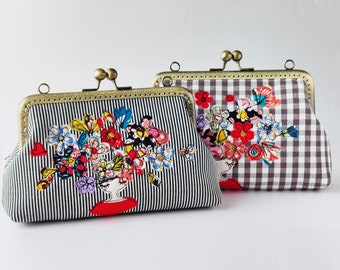 Flower lady Clutch Bag Free Motion Embroidery(Cosmetic Case, Makeup Pouch, Travel Bag, Bag Belt)