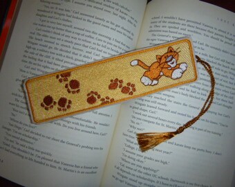 Kitty and Paw Prints - Embroidered bookmark - Ready to ship