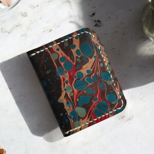 Cartera de piel con efecto marmoleado, pintada a mano, curtida vegetal, tarjetero plegable, resistente y delgado, de piel auténtica artística, 11 x 9 cm