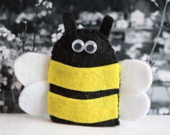 10 Bee Finger puppet