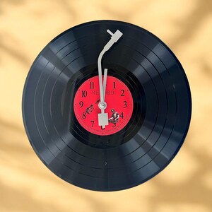 Reloj de pared con disco de vinilo exclusivo / LP de 12" con manecillas de brazo de tocadiscos / Regalo musical ideal para amantes y entusiastas de los discos de vinilo