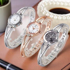 Trendy Women Bracelet Watch - Mujer Relojes Small Dial Quartz Wristwatch - Hour Female Elegant Watches - Women Wristeatch
