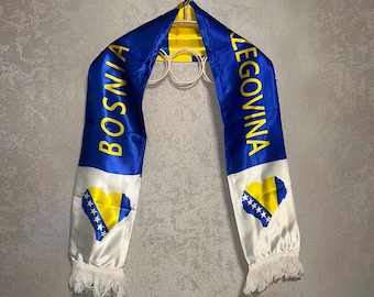 Bufanda de Bosnia con diseño nacional. Accesorio para usar en interiores o exteriores.