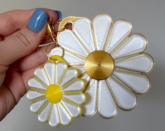 Daisy Flower Keychain | 3D-Printed Petal Charm