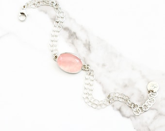 Petit bracelet délicat rose pâle en quartz rose et argent sterling recyclé, design minimaliste à double chaîne - « Bracelet Alma »
