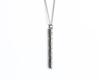 Collana sottile in argento, dal design semplice e moderno, perfetta da indossare quotidianamente da sola o abbinata ad altre collane - "Collana Reverb"
