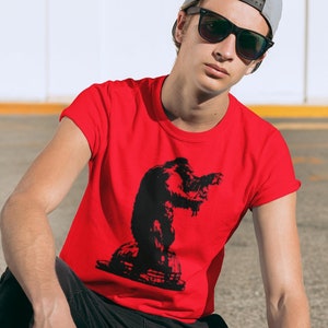 vintage King Kong parody fan art tshirt mens graphic cotton tee shirt fight japan film vintage poster retro movie black red room fan art New
