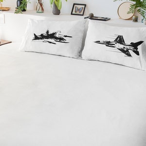 2 FUNDAS DE ALMOHADA DE PELEA DE PERROS TÁCTILES, estilo vintage, ÚNICAS, negras, para decoración de habitación, inspiradas en combates aéreos, militares y de la Infantería de Marina.