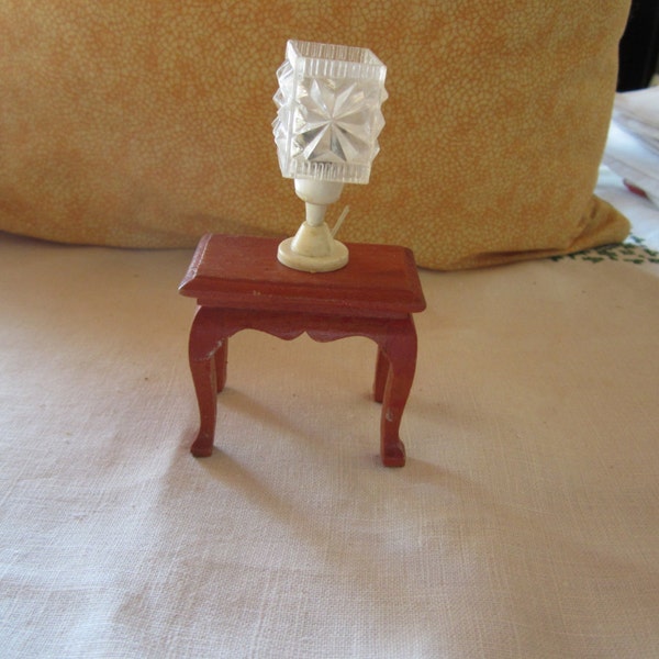 Vintage Miniature Mahogany Queen anne Table and lamp #226