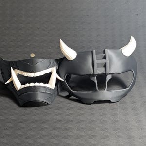 The Cyber Oni mask set for the Meta Quest 3 with a base black and white accent color combination.