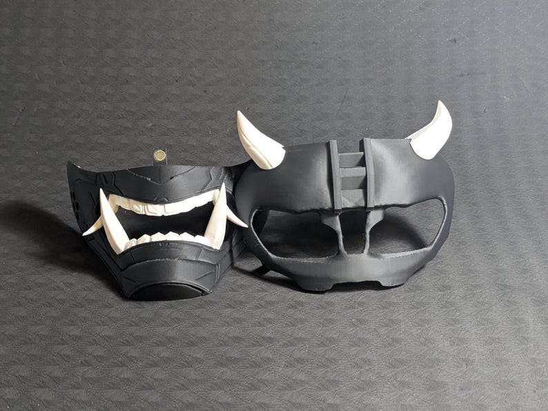 The Cyber Oni mask set for the Meta Quest 3 with a base black and white accent color combination.
