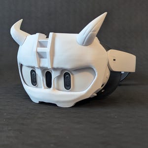 Side view of the upper Cyber Oni headplate in all white over the Meta Quest 3 headset with an elite strap