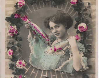 Franse RPPC Avril Vrouw Vintage Glossy Echte Foto Ansichtkaart Ephemera Edwardian April Fools dag vis Gebruikt