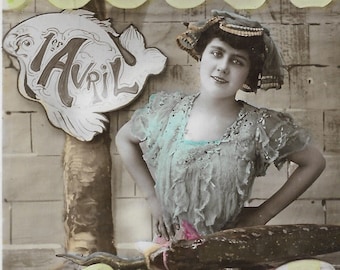 Franse RPPC Avril Vrouw Vintage Glossy Echte Foto Ansichtkaart Ephemera Edwardian April Fools dag vis Gebruikt