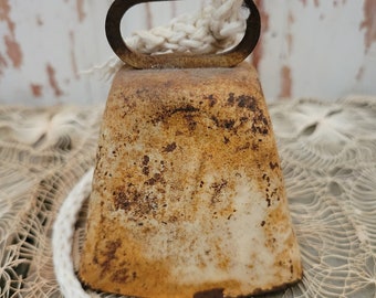 Vintage Rusty Metal Cream Farmhouse Cow Bell Kerst Brocante FAB