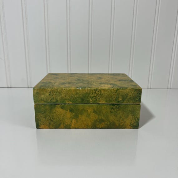 Marble-esque Pattern Lacquered Resin Trinket Box,… - image 1