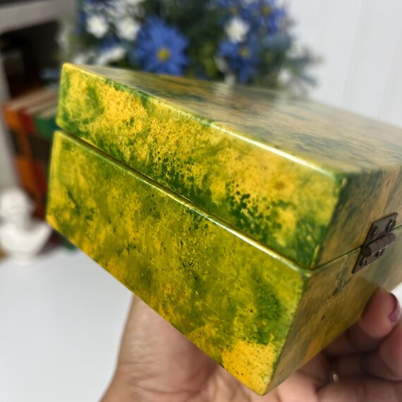 Marble-esque Pattern Lacquered Resin Trinket Box,… - image 7