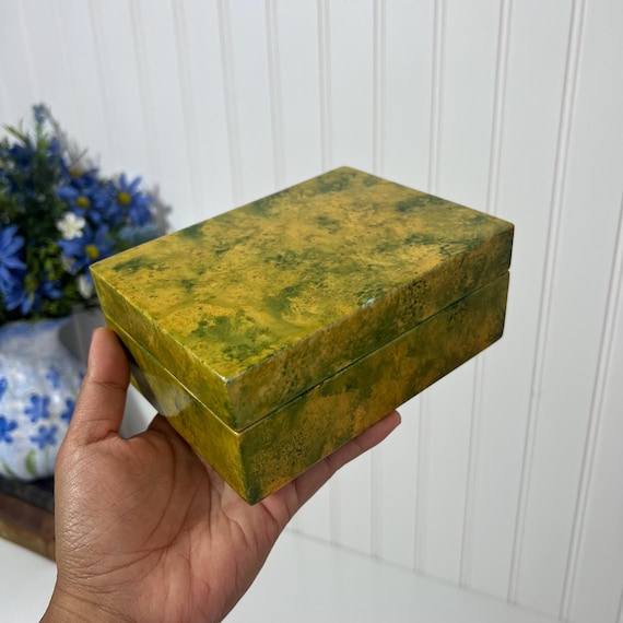 Marble-esque Pattern Lacquered Resin Trinket Box,… - image 9