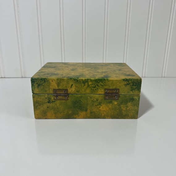 Marble-esque Pattern Lacquered Resin Trinket Box,… - image 4